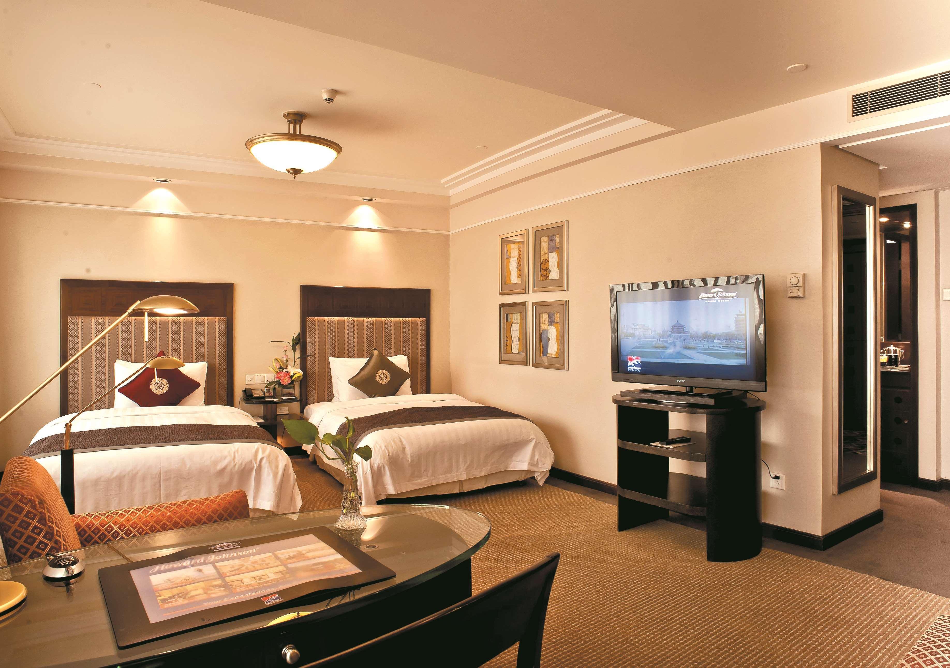 Howard Johnson Ginwa Plaza Hotel Xian Bagian luar foto