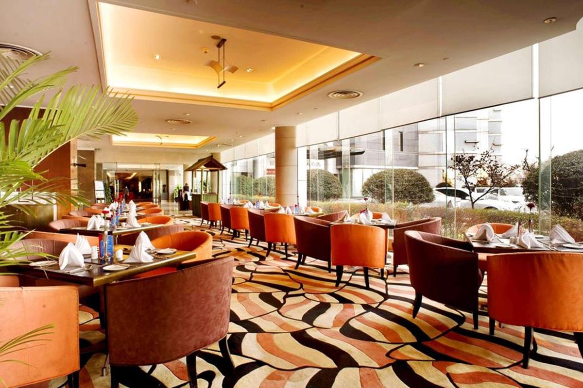 Howard Johnson Ginwa Plaza Hotel Xian Bagian luar foto