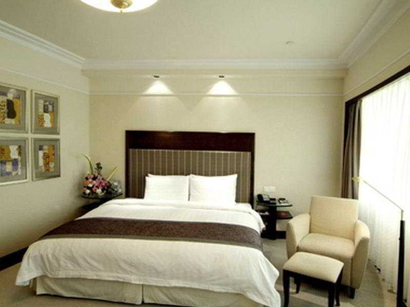 Howard Johnson Ginwa Plaza Hotel Xian Bagian luar foto